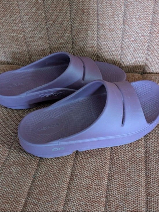 OOFOS Shoes - OOFOS OOahh Slide Sandals in Light Purple